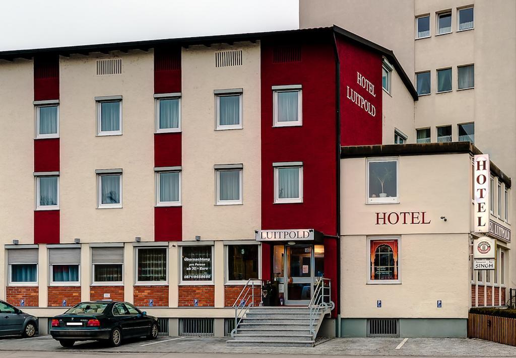 Hotel Luitpold Landshut Bagian luar foto