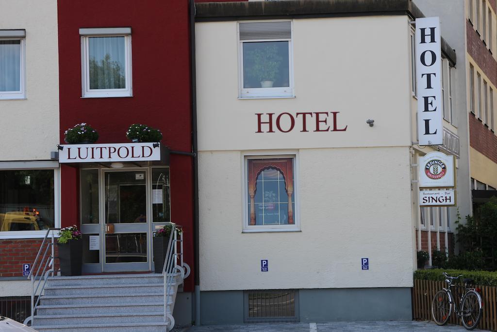 Hotel Luitpold Landshut Bagian luar foto